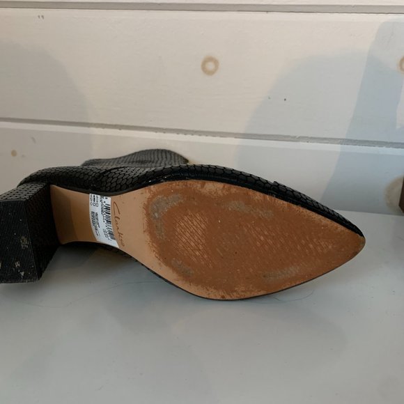 Clarks Leather Zip-Up Boots - Picture 3 of 5